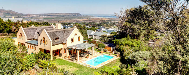 A steady stream of buyers interested in Noordhoek